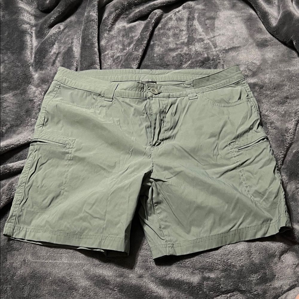 Eddie Bauer Women's Olive Green Cargo Shorts